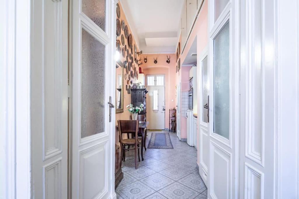 Jozsef-Corvin Central Budapeste Exterior foto