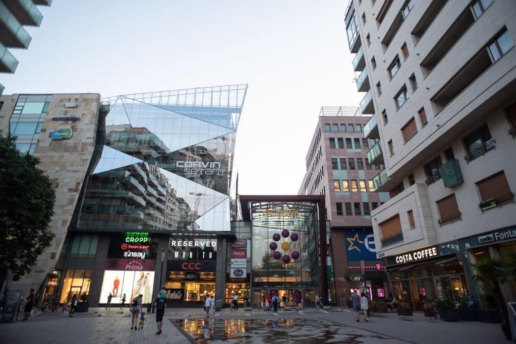 Jozsef-Corvin Central Budapeste Exterior foto